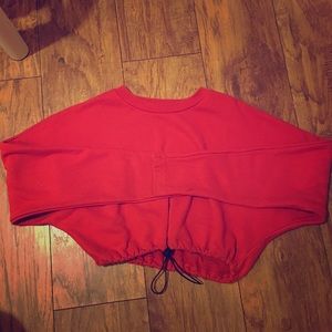 I’m selling a forever 21 crop hoddie